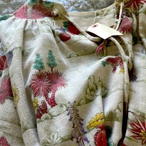 Vintage 1970s blouse absolutely adorable and original one of a kind. I